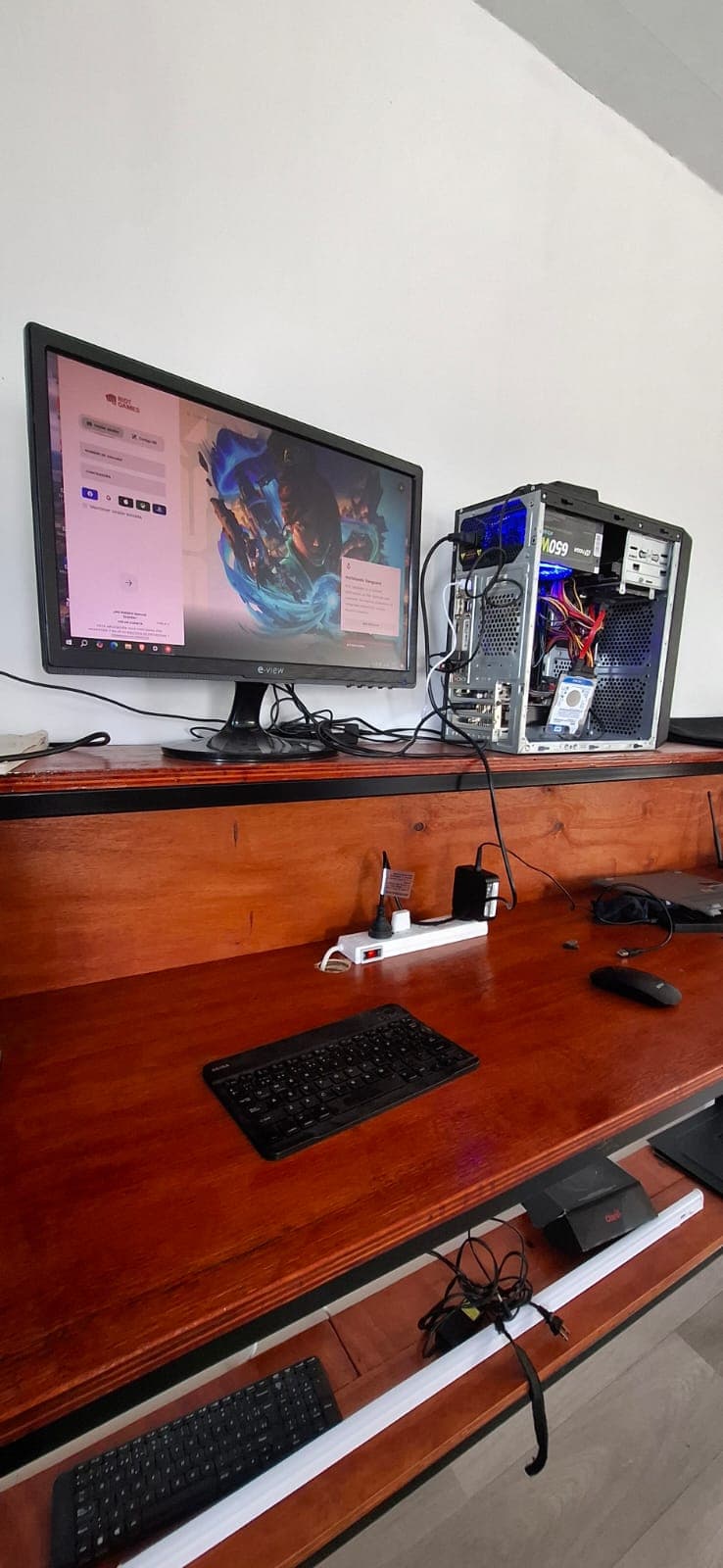Equipo en pruebas sobre el banco de trabajo